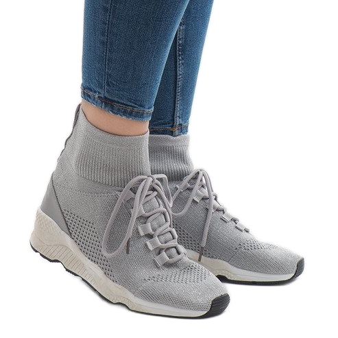 Szürke sportcipő 7S566 1