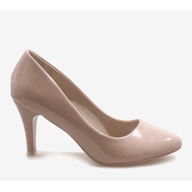 Klasszikus bézs lakkozott B-42 sarkú cipő 2