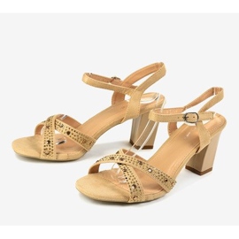 Bézs magas sarkú szandál 62225 1