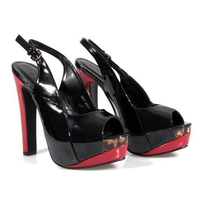 Szivattyú szandál a platformon A8030 fekete 2