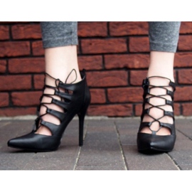 Gazdagon díszített magas szandál 11033-1 fekete 2