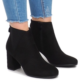 Radír HQ-8A813-1 fekete csizma egy poszton 1 Radír HQ-8A813-1 fekete csizma egy poszton 1