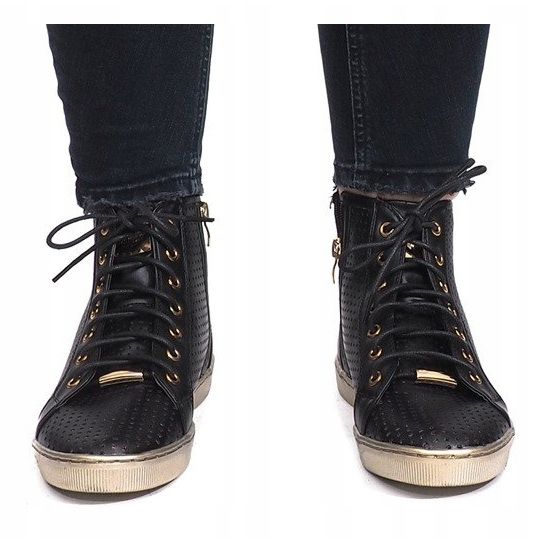 Fekete áttört Maud cipők 2