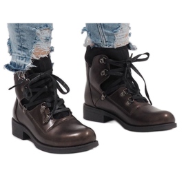 Barna fűzős csizma HQ8775 1 Barna fűzős csizma HQ8775 1