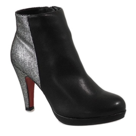 Fekete csizma magas sarkú 16-92 1