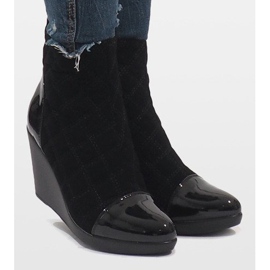 Elegáns csizma a Wedge 1455 fekete színben 2