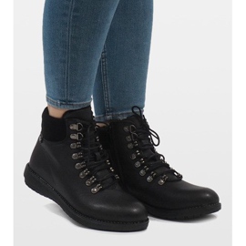 Fekete fűzős szigetelt csizma 3971 2