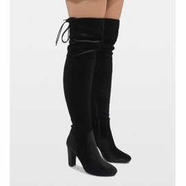 Fekete velúr csizma az E-4902 oszlopon 1