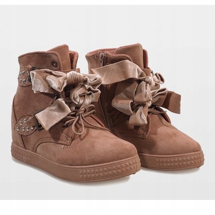 Rózsaszín cipők az ék A-79-en 1 Rózsaszín cipők az ék A-79-en 1