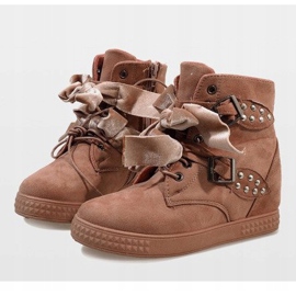 Rózsaszín cipők az ék A-79-en 2 Rózsaszín cipők az ék A-79-en 2