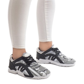 523 fehér edzőcipő fekete 1