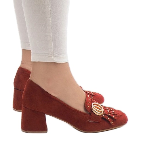 Piros velúr szivattyúk az X77 oszlopon 1