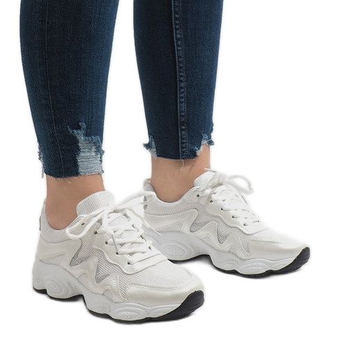 Fehér divatos sportcipő KB-153 2