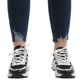 Fekete divatos sportcipő KB-153 2