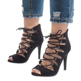 Fekete nyitott csizma magas sarkú 9095-83A 1