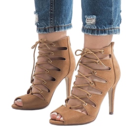 Teve nyitott csizma magas sarkú 9095-83A barna 1