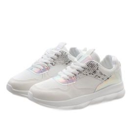 Divatos fehér sportcipő W-3097 1