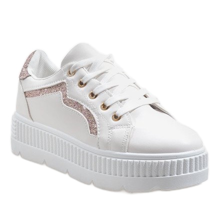 Fehér cipők a BM1980 platformon 1