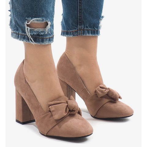 Rózsaszín velúr szivattyúk az N510 oszlopon 2