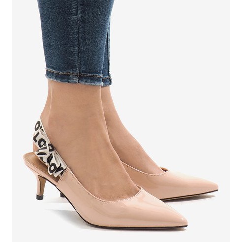 Rózsaszín szivattyúk a HD-28 sarkán 2