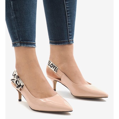 Rózsaszín szivattyúk a HD-28 sarkán 1