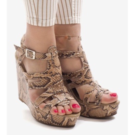 Teve ék szandál A-7A barna 2