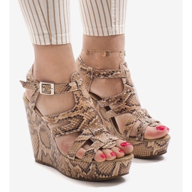 Teve ék szandál A-7A barna 1