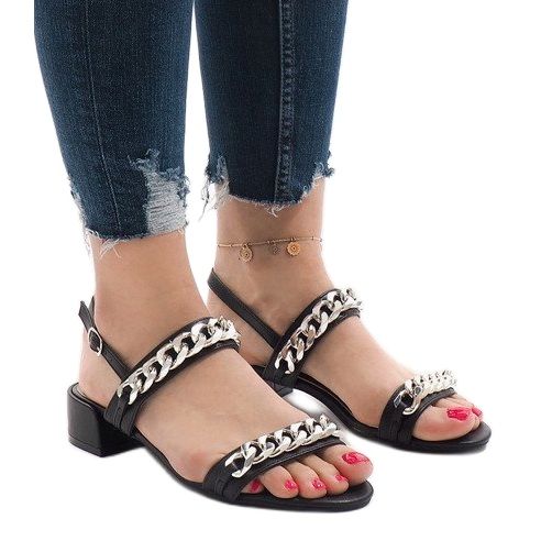 Fekete magas sarkú szandál 77-15 1