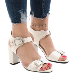 Fehér magas sarkú szandál 173-855 1