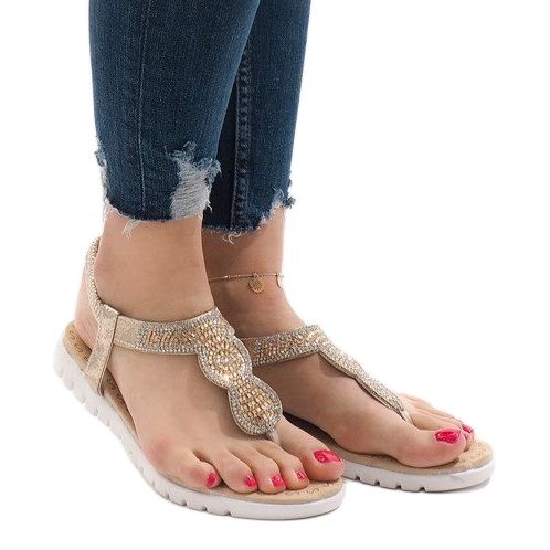 Arany díszítésű szandál S11 aranysárga 1 Arany díszítésű szandál S11 aranysárga 1