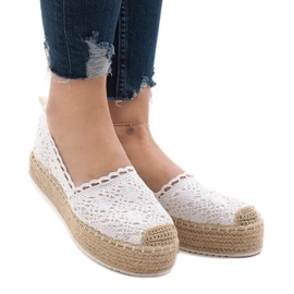 Fehér cipők espadrilles a 7801-P platformon 1