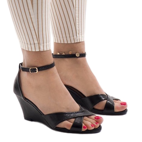 Fekete ék szandál QL-78 2