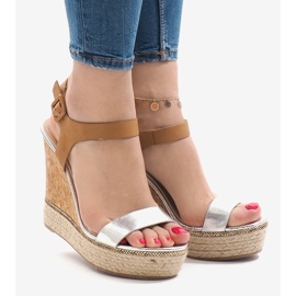 Ezüst lakkozott ék szandál VB76063 barna 1