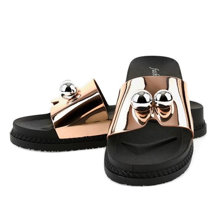 Rózsaszín papucs golyóval 1819 1 Rózsaszín papucs golyóval 1819 1