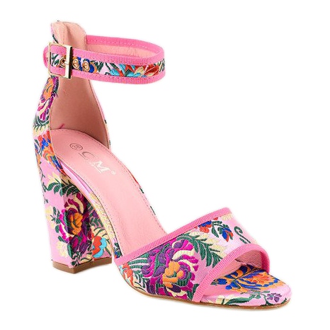 Rózsaszín szandál a poszton 77-14 1