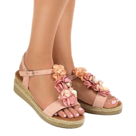 Rózsaszín ék szandál virággal 218-168 1