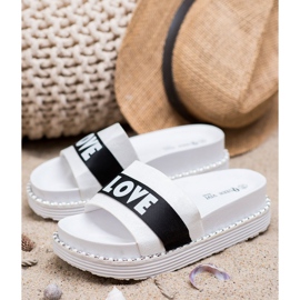 Queen Vivi Szerelem velúr papucs fehér 1