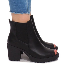 Nyitott csizma egy poszton B2890 Fekete 2 Nyitott csizma egy poszton B2890 Fekete 2