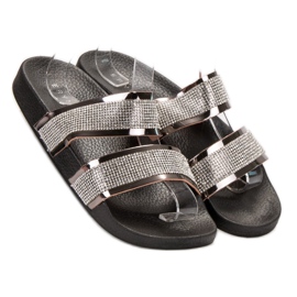 Erynn Fekete papucs 1