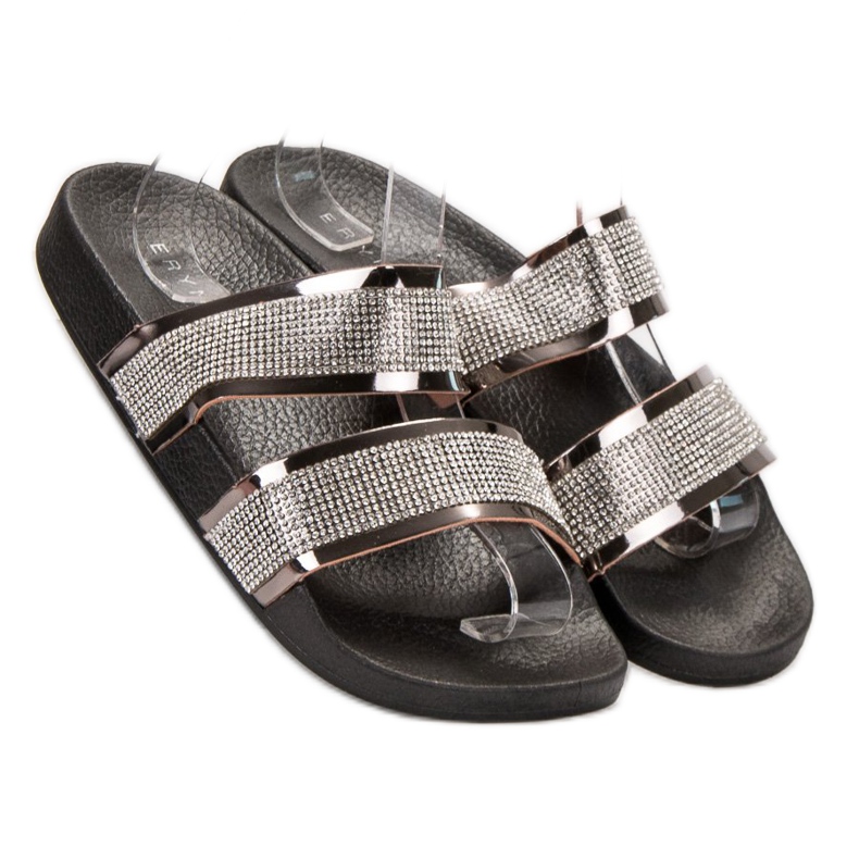 Erynn Fekete papucs 1