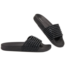 Bestelle Gumi papucs gyöngyökkel fekete 1