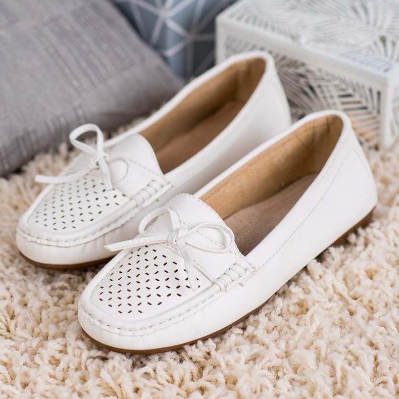 SHELOVET Alkalmi naplopók fehér 2