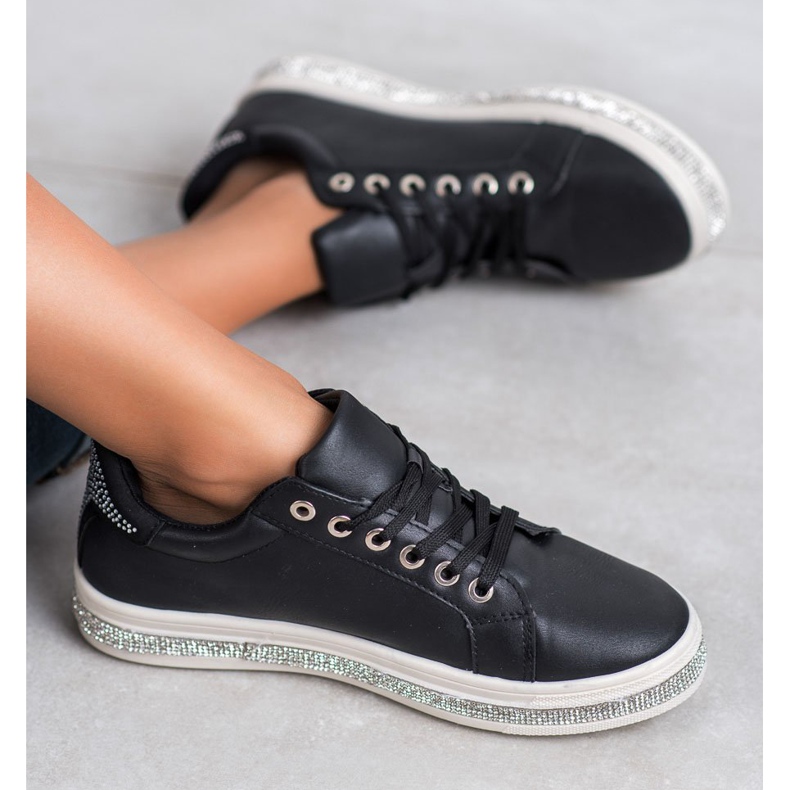 SDS Sportcipő köbös cirkónium -dioxiddal fekete 1