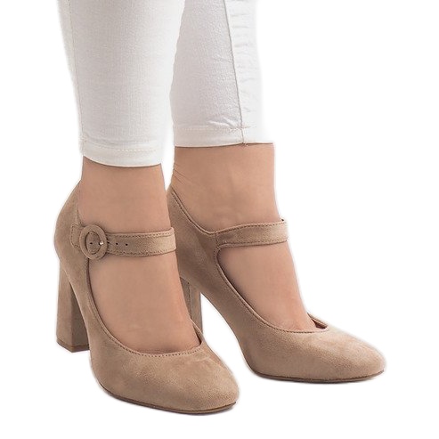 Bézs színű szivattyúk az M083 oszlopon 2