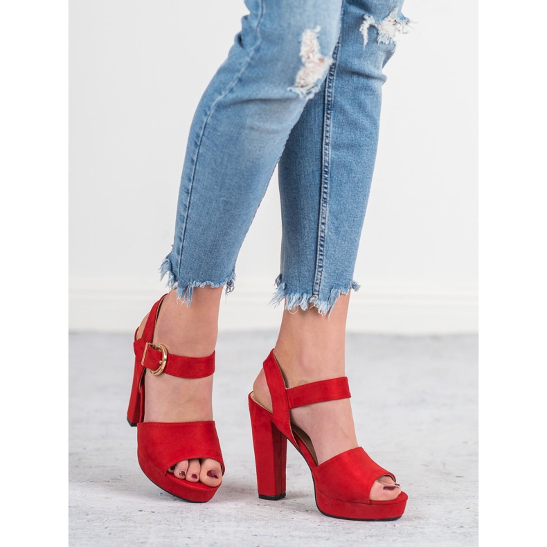 SHELOVET Piros szandál a platformon 1