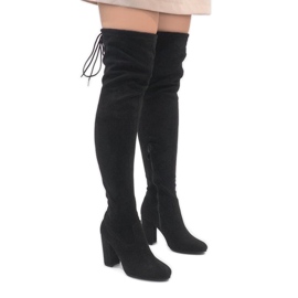 Fekete velúr csizma a ZH811 oszlopon 1