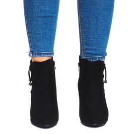 Velúr csizma egy bárban 66-98 fekete 2