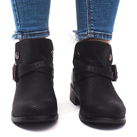 Csizma 1702Y fekete 2