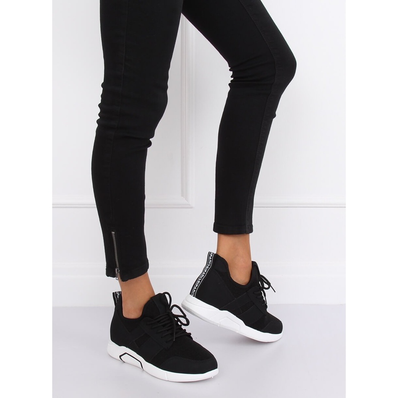 Fekete sportcipő X-9762 Fekete 1