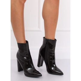 Fekete lakkozott NS065P magas sarkú csizma 1